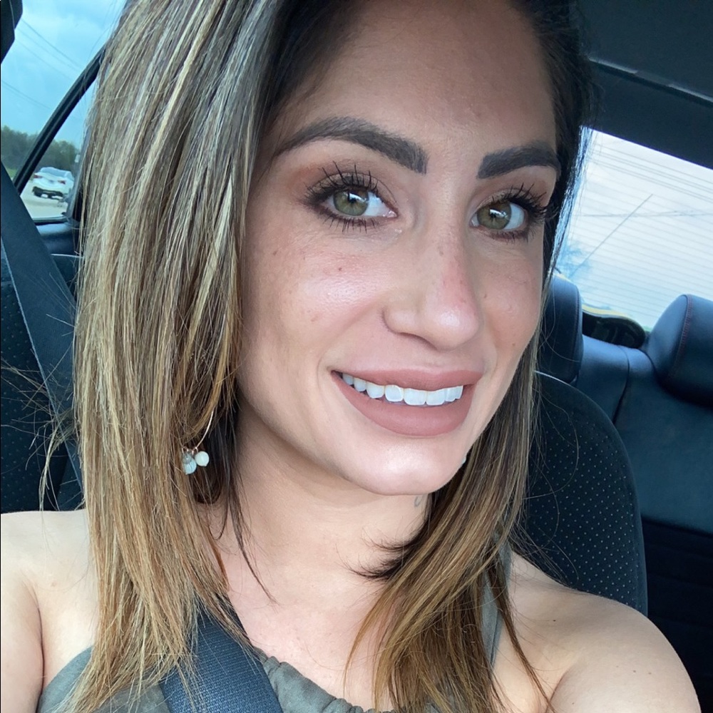 Meet your Posher, Ashlee